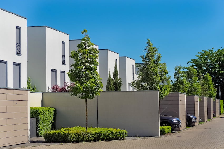 urbanización de casas de estilo moderno